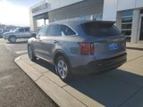 Used 2023 Kia Sorento LX image 3