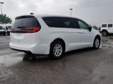 New 2025 Chrysler Pacifica Select image 3