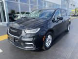 Used 2023 Chrysler Pacifica Touring-L image 4