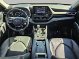 Used 2021 Toyota Highlander XLE image 2