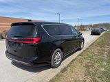 Used 2023 Chrysler Pacifica Touring-L image 5