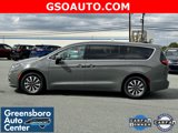 Used 2023 Chrysler Pacifica Touring-L image 3