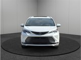 Used 2024 Toyota Sienna Platinum image 3
