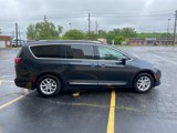 Used 2020 Chrysler Pacifica Touring-L image 6