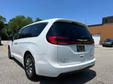 Used 2024 Chrysler Pacifica Select image 5