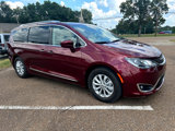 Used 2018 Chrysler Pacifica Touring-L Plus image 2