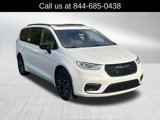 New 2026 Chrysler Pacifica Limited image 3