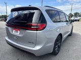 New 2026 Chrysler Pacifica Limited image 5