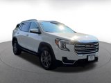 Used 2024 GMC Terrain SLT image 2