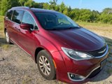 Used 2018 Chrysler Pacifica Touring-L image 5