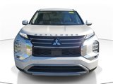New 2025 Mitsubishi Outlander SE image 2
