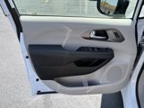 Used 2024 Chrysler Pacifica Touring-L image 3