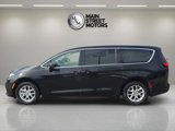 Used 2023 Chrysler Pacifica Touring-L image 2