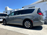 Used 2024 Chrysler Pacifica Select image 3