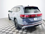 New 2025 Volkswagen Atlas Peak Edition SE image 6