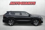 New 2025 Mitsubishi Outlander SE image 3
