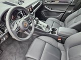 Certified 2025 Porsche Macan Turbo image 4