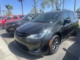 Certified 2018 Chrysler Pacifica Limited w/ Advanced Safetytec Group image 2
