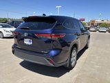 Used 2022 Toyota Highlander LE image 5