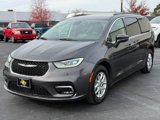 Used 2022 Chrysler Pacifica Touring-L image 4