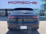 Certified 2025 Porsche Macan image 4