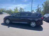 Used 2017 Chrysler Pacifica Touring-L Plus image 3