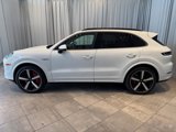 New 2025 Porsche Cayenne Turbo image 2