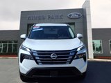 Used 2024 Nissan Rogue SV image 2