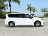 New 2025 Chrysler Pacifica Select image 2