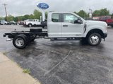 New 2025 Ford F350 4x4 SuperCab DRW Super Duty image 4
