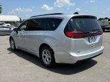 Certified 2023 Chrysler Pacifica Limited image 5