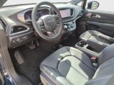 New 2025 Chrysler Pacifica Select image 3