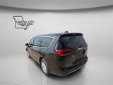 New 2025 Chrysler Pacifica Select image 5