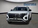 New 2025 Volkswagen Atlas Peak Edition SE image 4