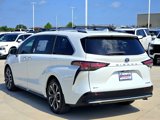 New 2025 Toyota Sienna Platinum image 4