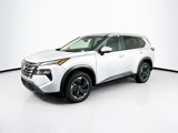 Used 2025 Nissan Rogue SV image 3