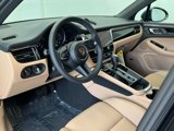 Used 2025 Porsche Macan image 4