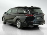 Used 2024 Toyota Sienna Platinum image 3