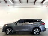 Used 2021 Toyota Highlander XLE image 3