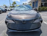 Used 2019 Toyota Avalon Limited image 2