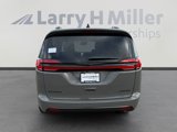 New 2025 Chrysler Pacifica Limited image 4