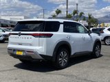 New 2025 Nissan Pathfinder SL image 2