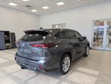New 2025 Toyota Highlander Limited image 3