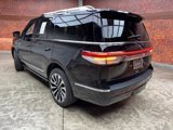 Used 2022 Lincoln Navigator Reserve image 3