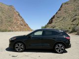 Used 2022 Ford Escape SE w/ SE Sport Appearance Package image 3