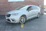 Used 2024 Chrysler Pacifica Limited image 2