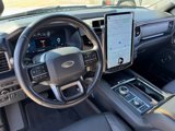 Used 2023 Ford Expedition Platinum image 3