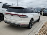 Used 2020 Lincoln Aviator Reserve w/ Equipment Group 202A image 3