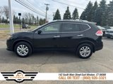 Used 2016 Nissan Rogue SV image 2