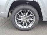 New 2025 Jeep Grand Cherokee Summit image 5